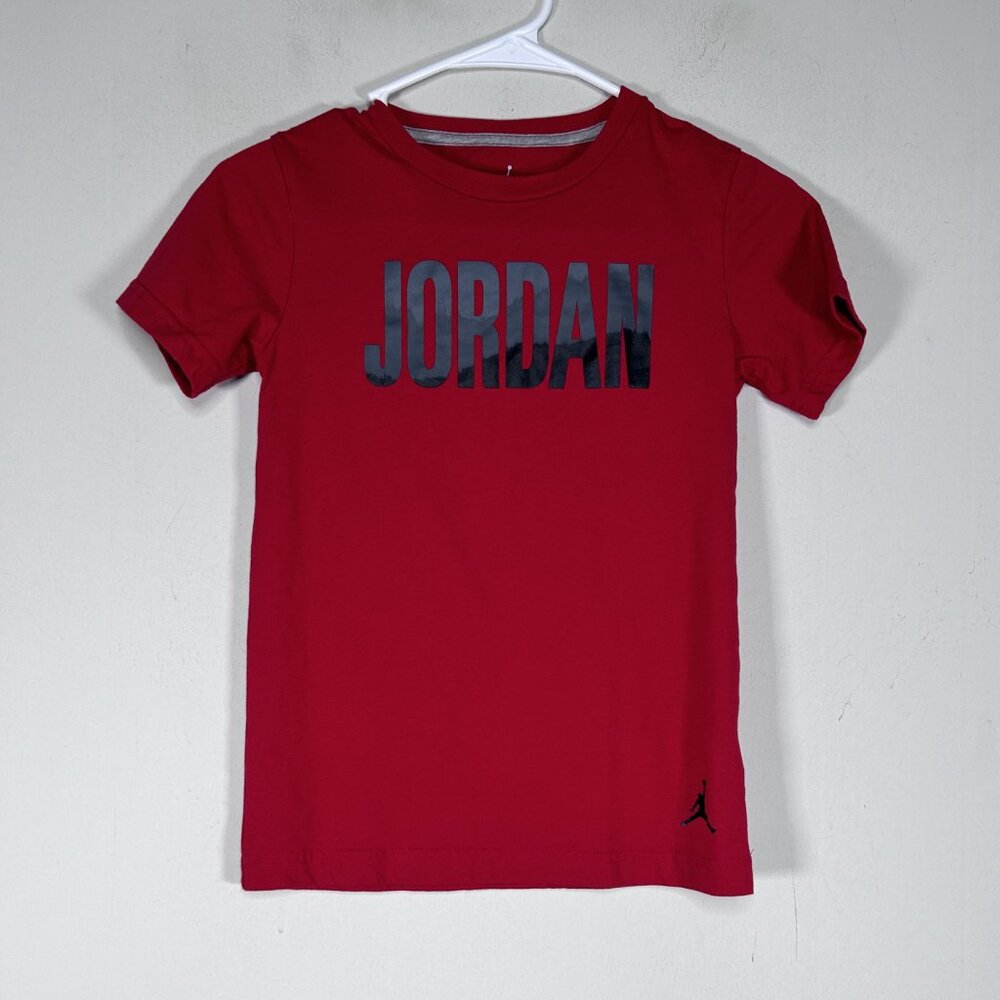 Nike Jordan Shortsleeve T-Shirt Top Kids Small Red Logo Casual
